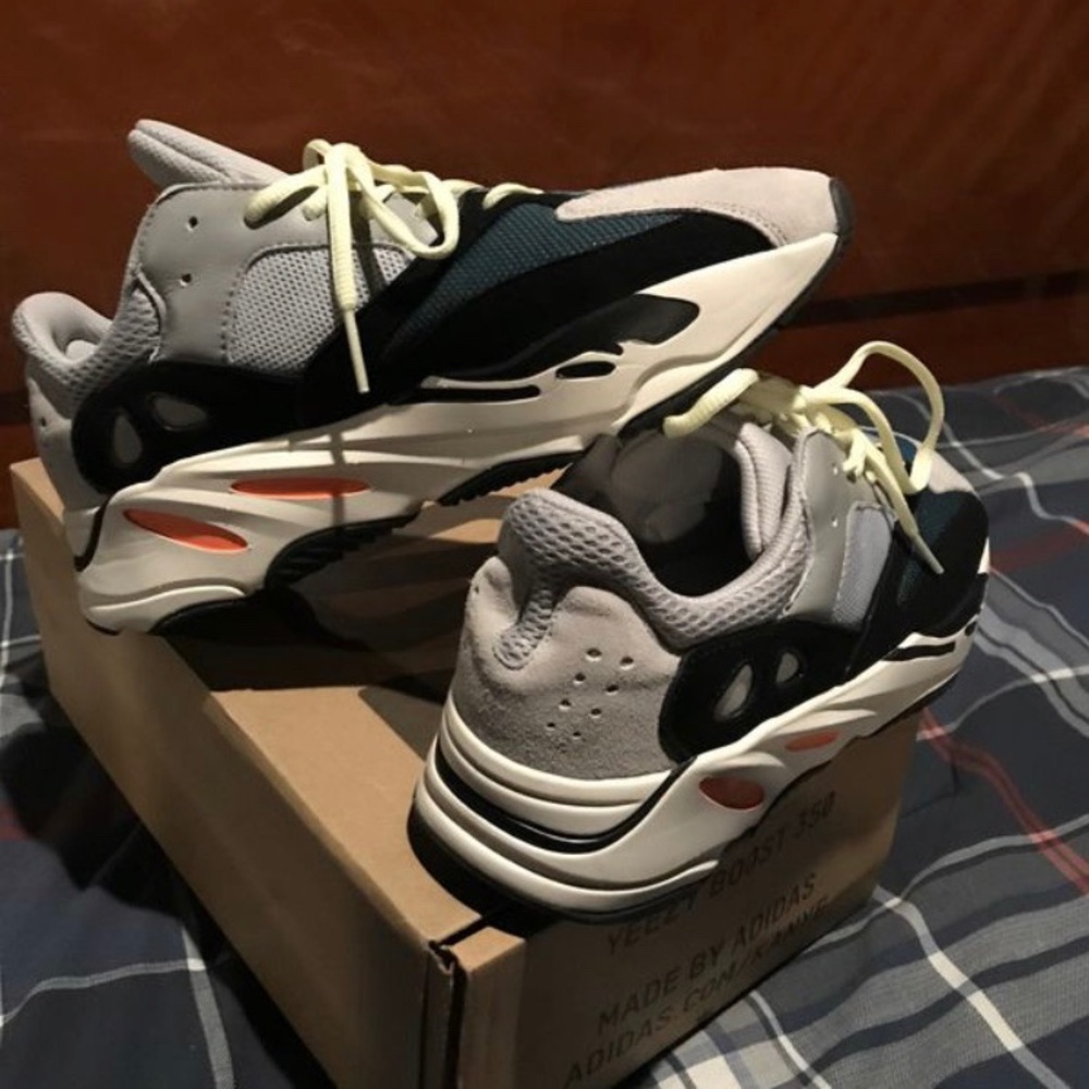 Yeezy 700 wave runner